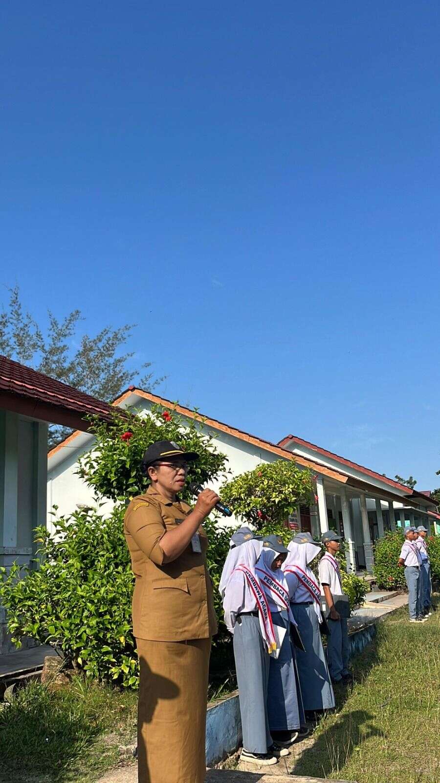 Pengarahan dan Motivasi dari Pembina Upacara di sampaikan Oleh Kepala SMAN 1 Pulau Besar